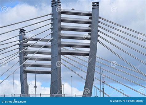 cablestayed bridges pylons